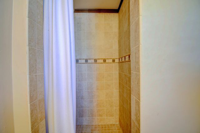 1837 Valencia Drive NE, Albuquerque, NM 87110