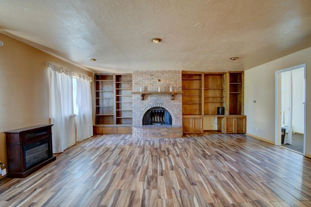 1837 Valencia Drive NE, Albuquerque, NM 87110
