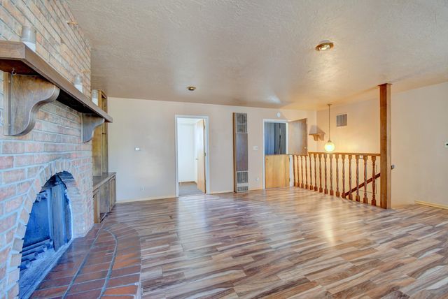 1837 Valencia Drive NE, Albuquerque, NM 87110