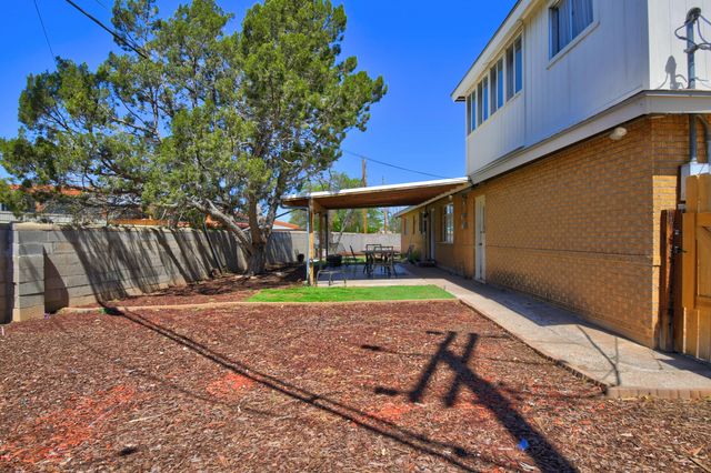 1837 Valencia Drive NE, Albuquerque, NM 87110