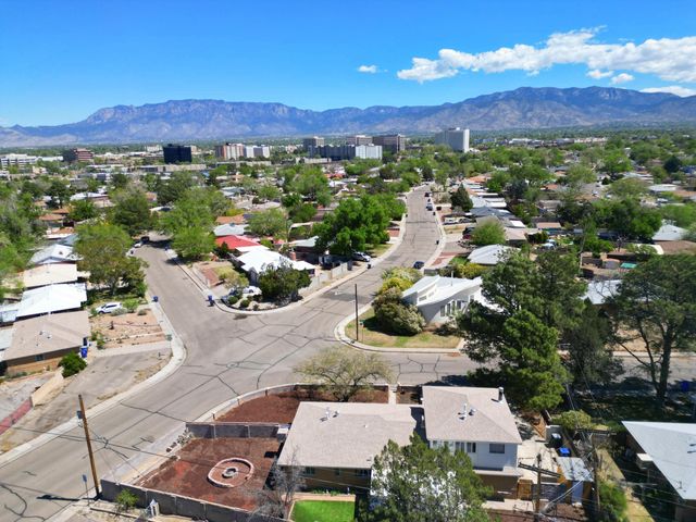 1837 Valencia Drive NE, Albuquerque, NM 87110