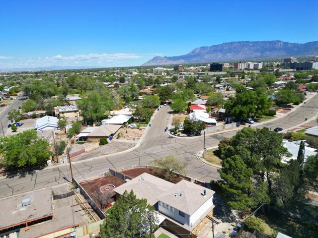 1837 Valencia Drive NE, Albuquerque, NM 87110