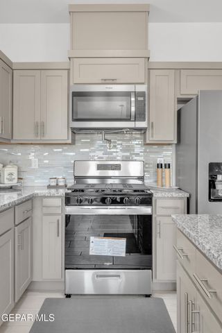 818 HARPENDEM Drive, Horizon City, TX 79928