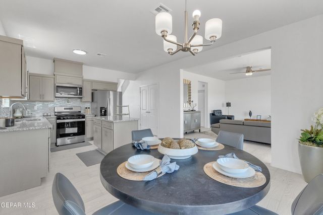 818 HARPENDEM Drive, Horizon City, TX 79928