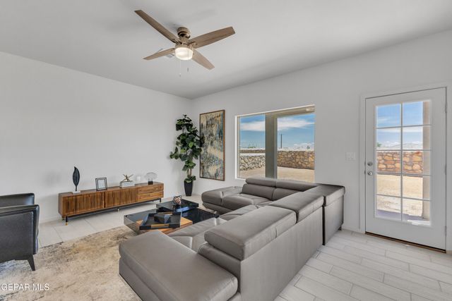818 HARPENDEM Drive, Horizon City, TX 79928