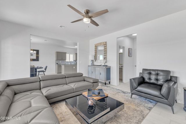 818 HARPENDEM Drive, Horizon City, TX 79928