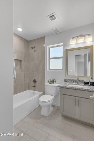 818 HARPENDEM Drive, Horizon City, TX 79928