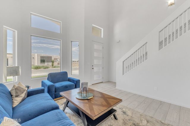 818 HARPENDEM Drive, Horizon City, TX 79928