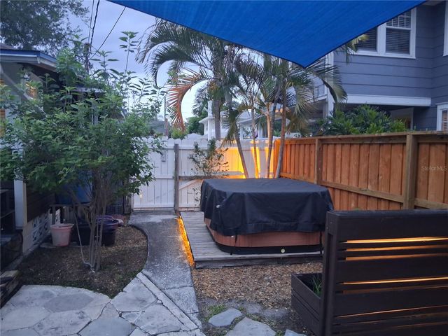 226 21ST AVENUE N, St Petersburg, FL 33704