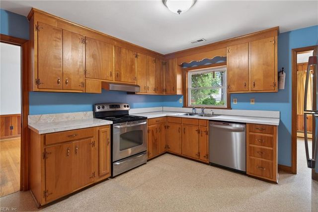 110 Marvin DR, Hampton, VA 23666