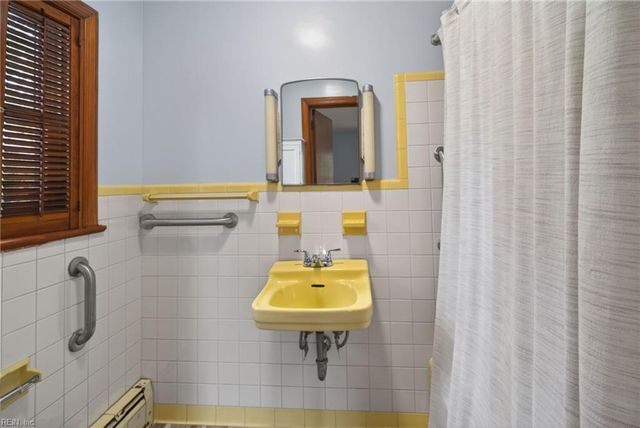 110 Marvin DR, Hampton, VA 23666