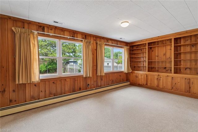 110 Marvin DR, Hampton, VA 23666