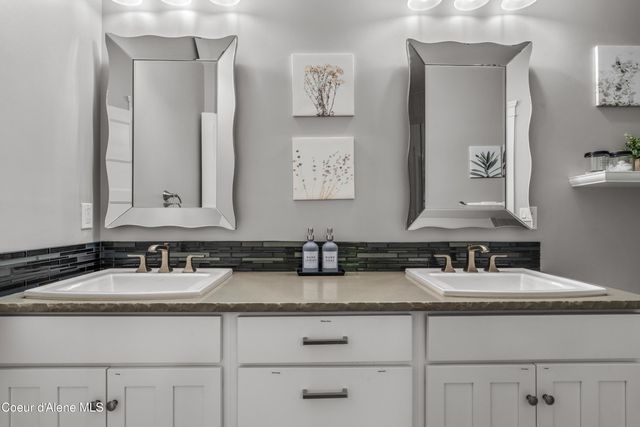 1032 N GOVERNMENT WAY, Coeur D'alene, ID 83814