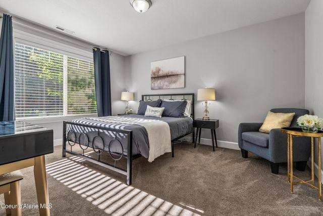 1032 N GOVERNMENT WAY, Coeur D'alene, ID 83814