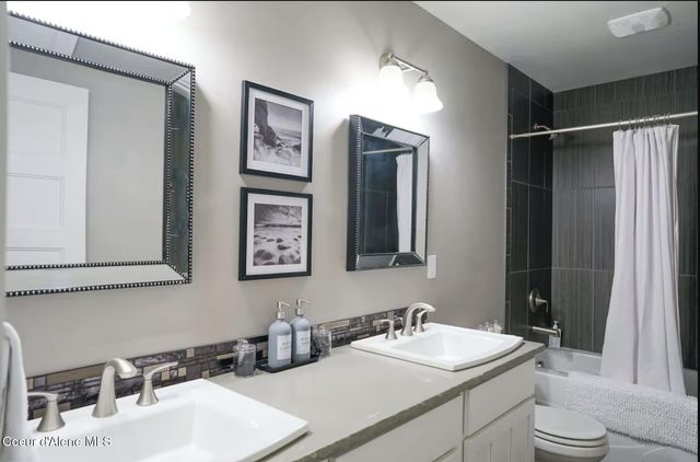 1032 N GOVERNMENT WAY, Coeur D'alene, ID 83814