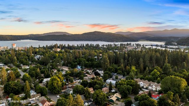 1032 N GOVERNMENT WAY, Coeur D'alene, ID 83814