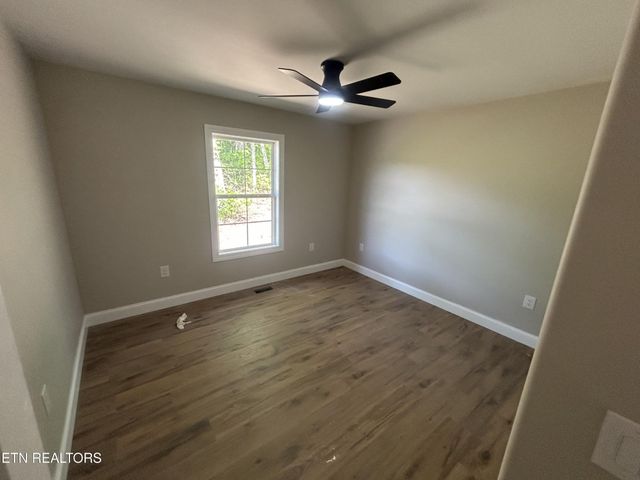 214 Georgee Rd, Jamestown, TN 38556