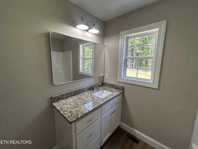 214 Georgee Rd, Jamestown, TN 38556