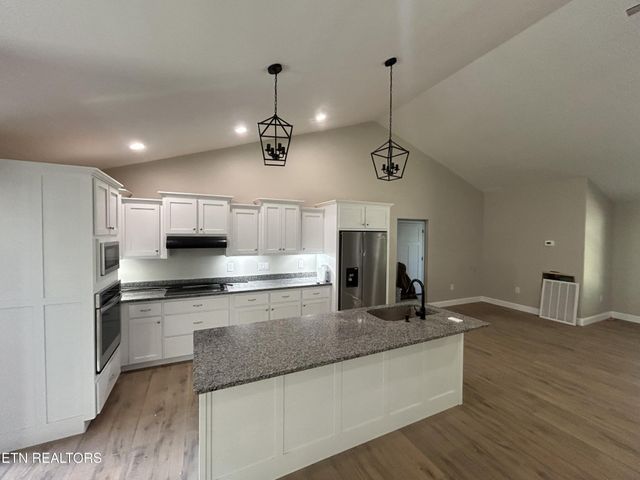 214 Georgee Rd, Jamestown, TN 38556