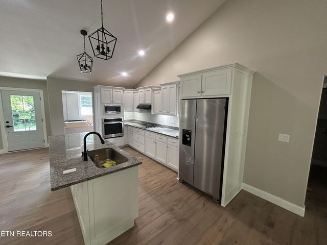 214 Georgee Rd, Jamestown, TN 38556