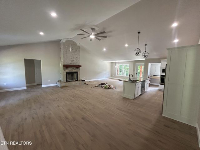 214 Georgee Rd, Jamestown, TN 38556