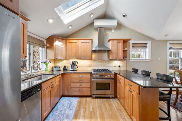 32 Columbine Rd, Milton, MA 02186