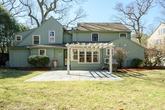 32 Columbine Rd, Milton, MA 02186