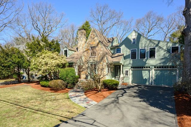 32 Columbine Rd, Milton, MA 02186