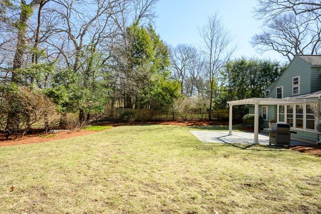 32 Columbine Rd, Milton, MA 02186