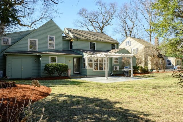 32 Columbine Rd, Milton, MA 02186