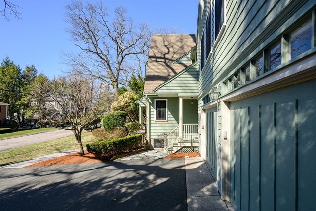 32 Columbine Rd, Milton, MA 02186