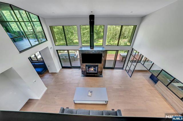 176 Edson Terrace, Franklin Lakes, NJ 07417