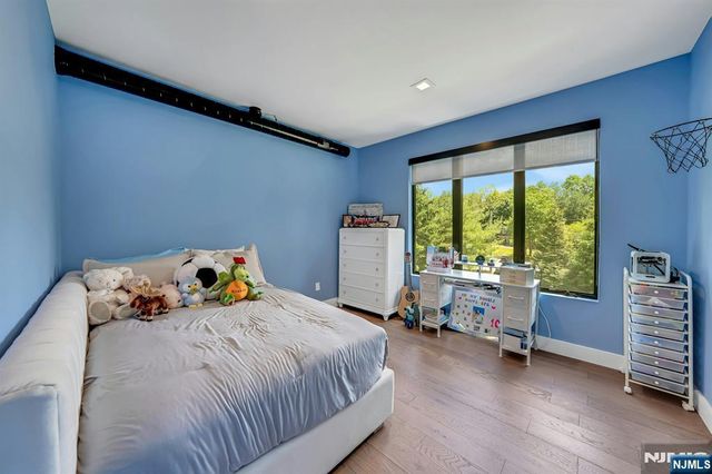176 Edson Terrace, Franklin Lakes, NJ 07417