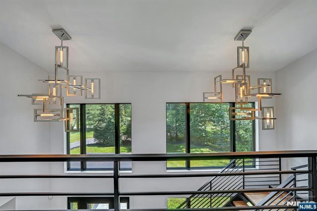 176 Edson Terrace, Franklin Lakes, NJ 07417