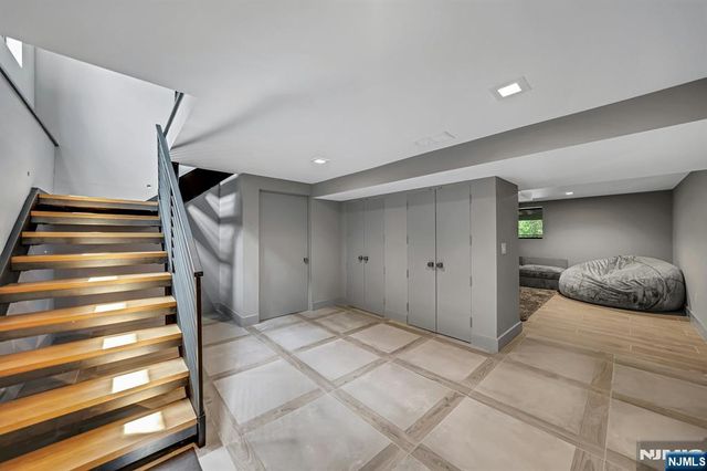 176 Edson Terrace, Franklin Lakes, NJ 07417