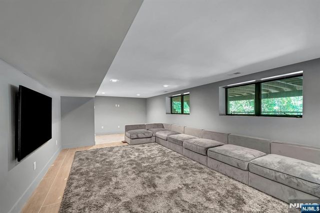 176 Edson Terrace, Franklin Lakes, NJ 07417
