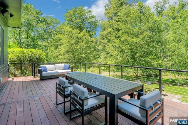 176 Edson Terrace, Franklin Lakes, NJ 07417