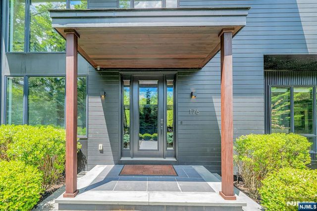 176 Edson Terrace, Franklin Lakes, NJ 07417