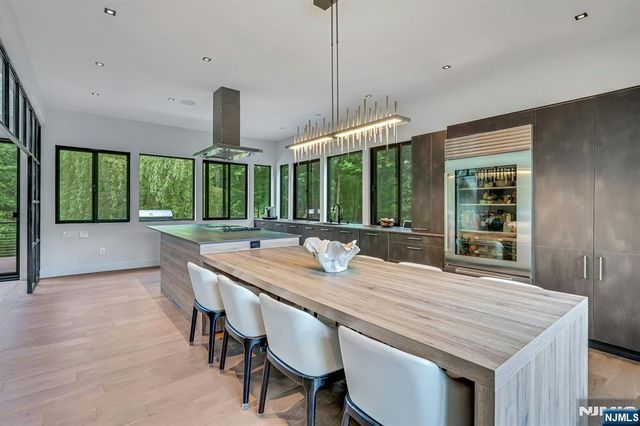 176 Edson Terrace, Franklin Lakes, NJ 07417