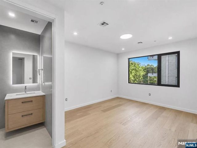 188 Prospect Street, Fort Lee, NJ 07024