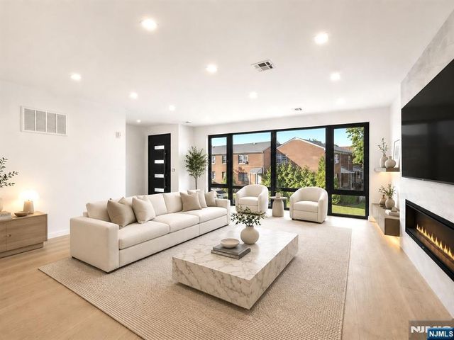 188 Prospect Street, Fort Lee, NJ 07024