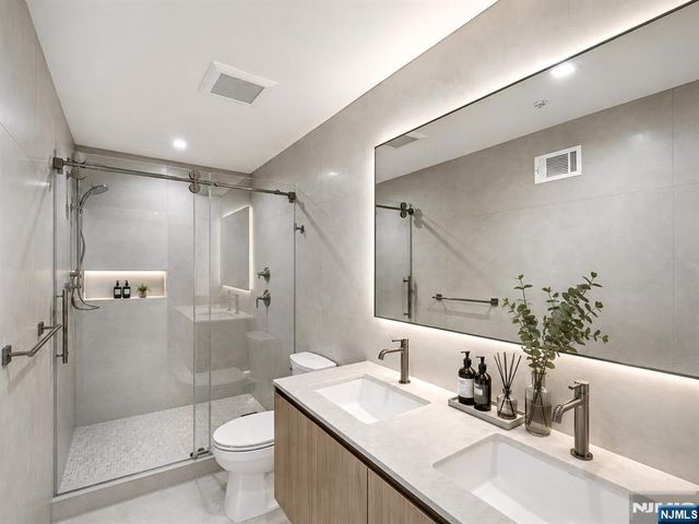 188 Prospect Street, Fort Lee, NJ 07024