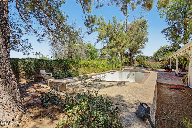 1518 N 24TH Street, Mesa, AZ 85213