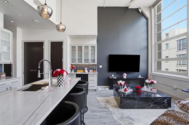 2600 W 7th Street 1707, Fort Worth, TX 76107