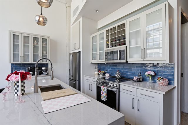 2600 W 7th Street 1707, Fort Worth, TX 76107