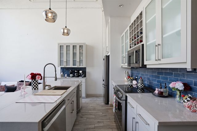 2600 W 7th Street 1707, Fort Worth, TX 76107