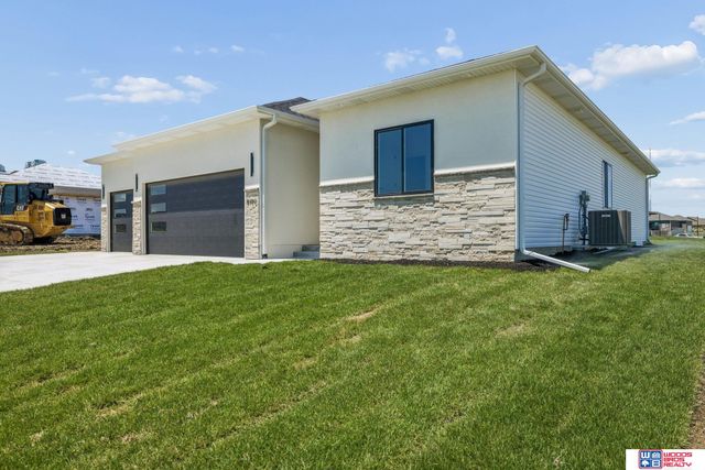 8100 Sasha Avenue, Lincoln, NE 68516
