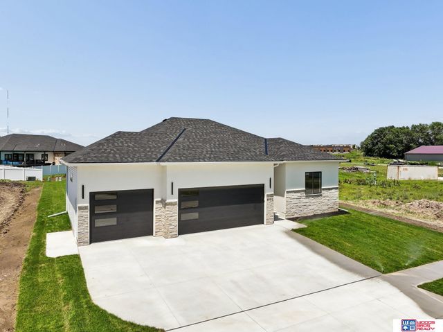 8100 Sasha Avenue, Lincoln, NE 68516