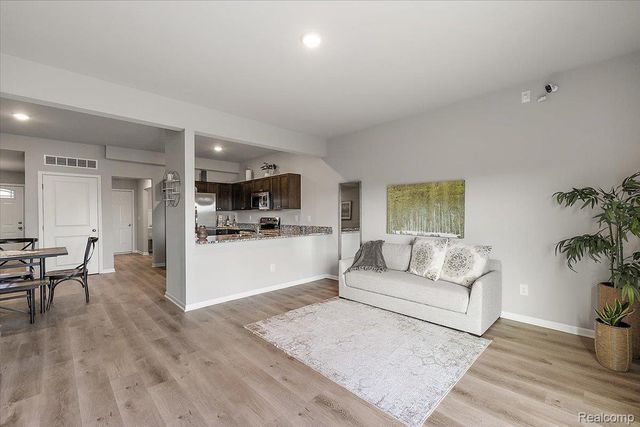 28140 DeLano Drive Unit 9I, New Baltimore, MI 48051