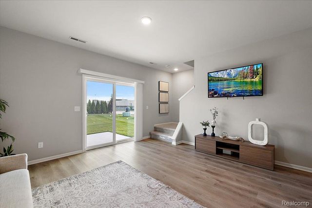 28140 DeLano Drive Unit 9I, New Baltimore, MI 48051